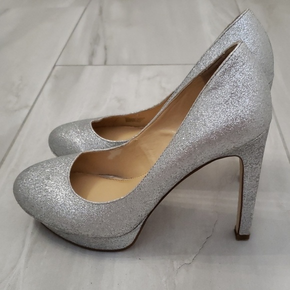 Gianni Bini Shoes - 🍉 Gianni Bini Silver Sparkle Platform Heels s 6